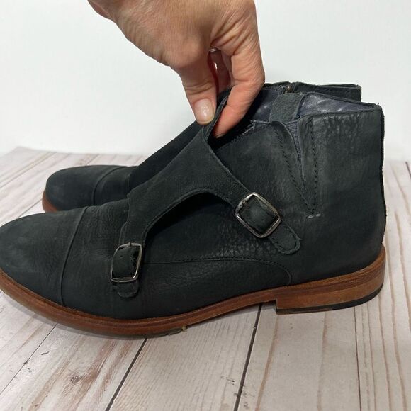 J Shoes Dorado Black Leather Buckle Chelsea Ankle Moto Boots - Picture 5 of 10